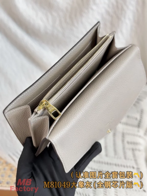 高仿精品 LV Sarah 大象灰 壓花 扣子長款錢包 M81049 實拍照片容量