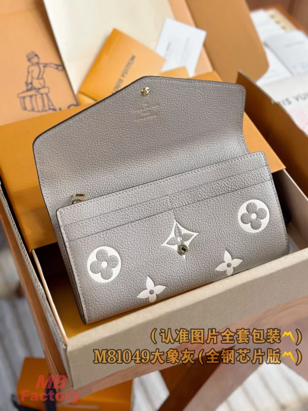 高仿精品 LV Sarah 大象灰 壓花 扣子長款錢包 M81049 實拍照片容量