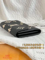 高仿精品 LV Sarah 黑色 壓花 扣子長款錢包 M80496 實拍照片側面