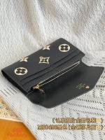 高仿精品 LV Sarah 黑色 壓花 扣子長款錢包 M80496 實拍照片容量