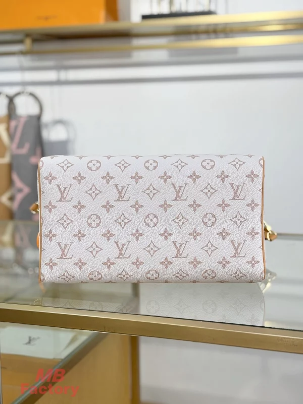 高仿精品 LV Speedy30 白花沙丘色 粉紅色 單肩 斜背 旅行包 M15108 實拍照片底部