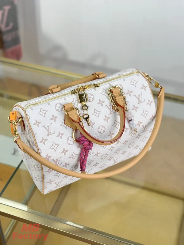 高仿精品 LV Speedy30 白花沙丘色 粉紅色 單肩 斜背 旅行包 M15108 實拍照片側面