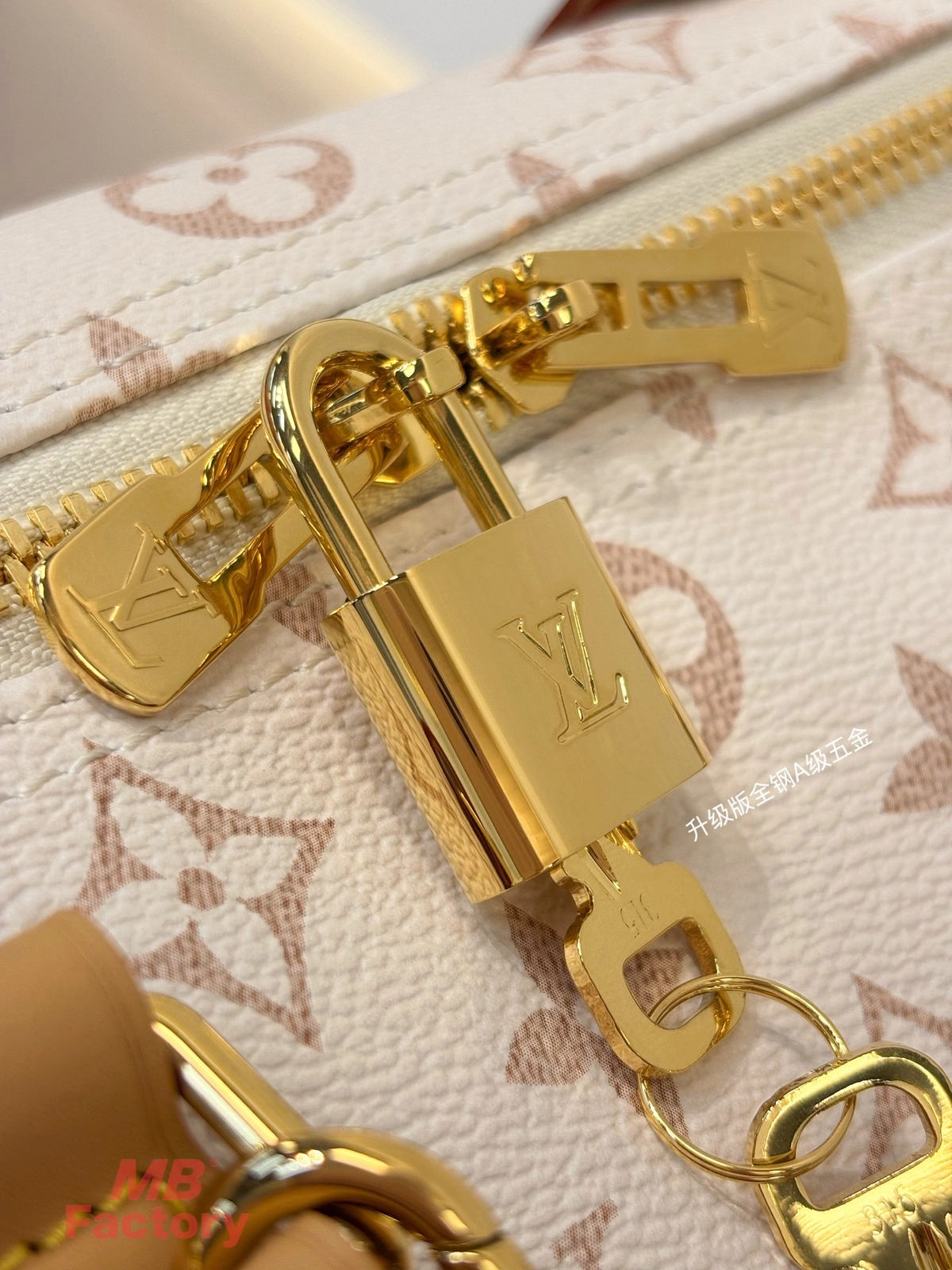高仿精品 LV Speedy30 白花沙丘色 粉紅色 單肩 斜背 旅行包 M15108 實拍細節全鋼五金鎖頭