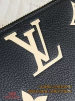 高仿精品 LV 黑色 壓花 拉鏈錢包 M80481 實拍照片壓花細節