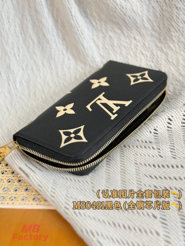 高仿精品 LV 黑色 壓花 拉鏈錢包 M80481 實拍照片側面
