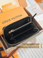 高仿精品 LV 黑色 壓花 拉鏈錢包 M80481 實拍照片容量