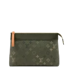 高仿包包 LV Pochette Voyage Souple Monogram 軍綠色 手拿包 M26970 MB厰